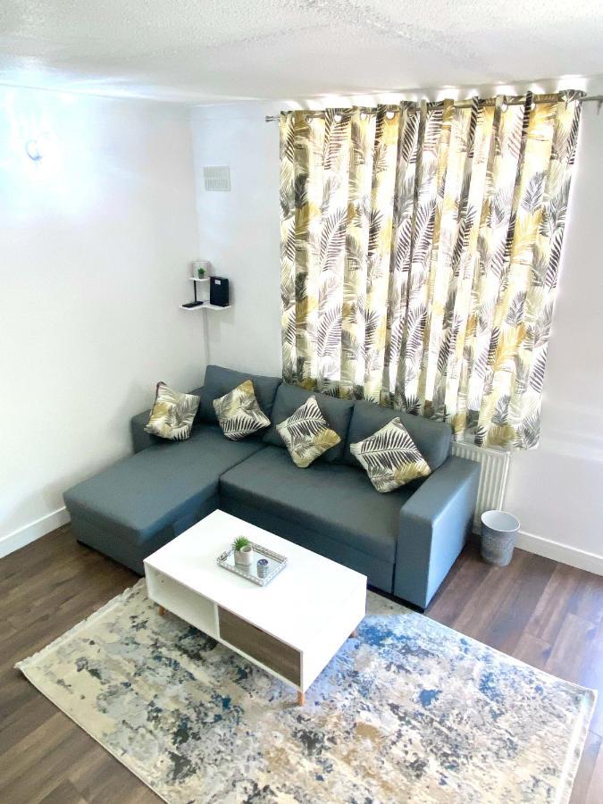 Apartamento 2 Bed Town Centre Nr Theatre Free Park Wi-Fi & Garden Aylesbury  Exterior foto