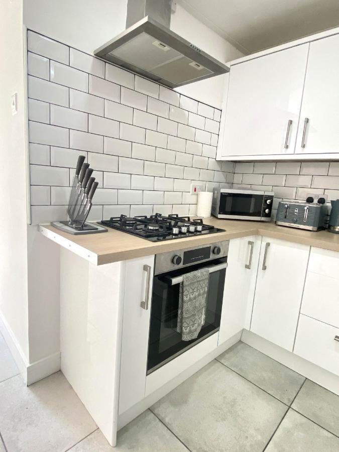 Apartamento 2 Bed Town Centre Nr Theatre Free Park Wi-Fi & Garden Aylesbury  Exterior foto