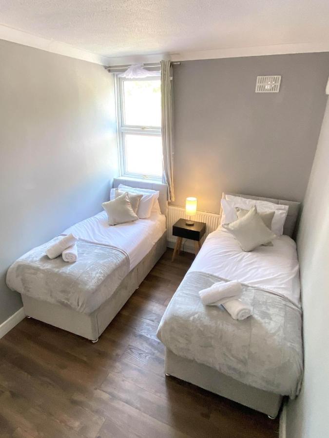 Apartamento 2 Bed Town Centre Nr Theatre Free Park Wi-Fi & Garden Aylesbury  Exterior foto