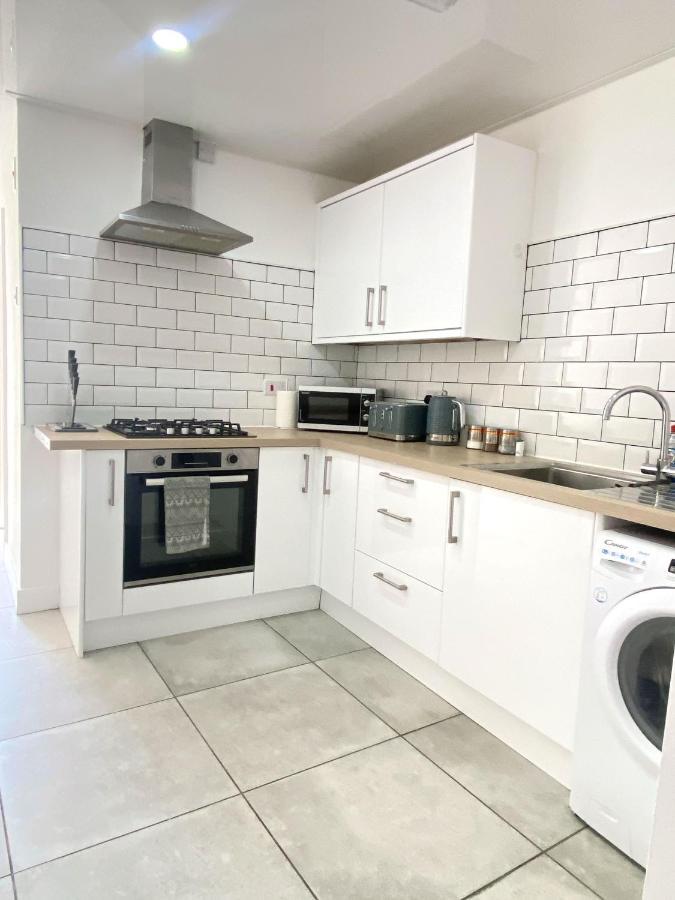 Apartamento 2 Bed Town Centre Nr Theatre Free Park Wi-Fi & Garden Aylesbury  Exterior foto